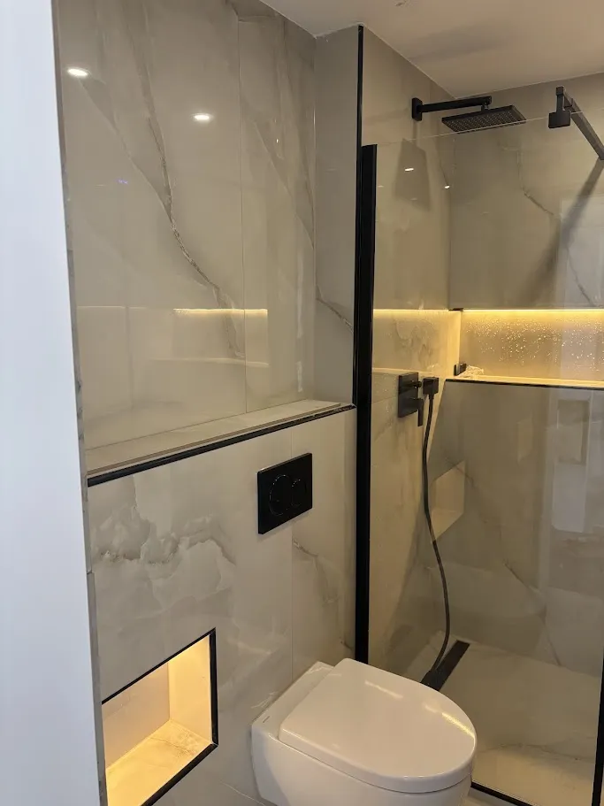 Modernes Badezimmer — Badsanierung von SHK-Life